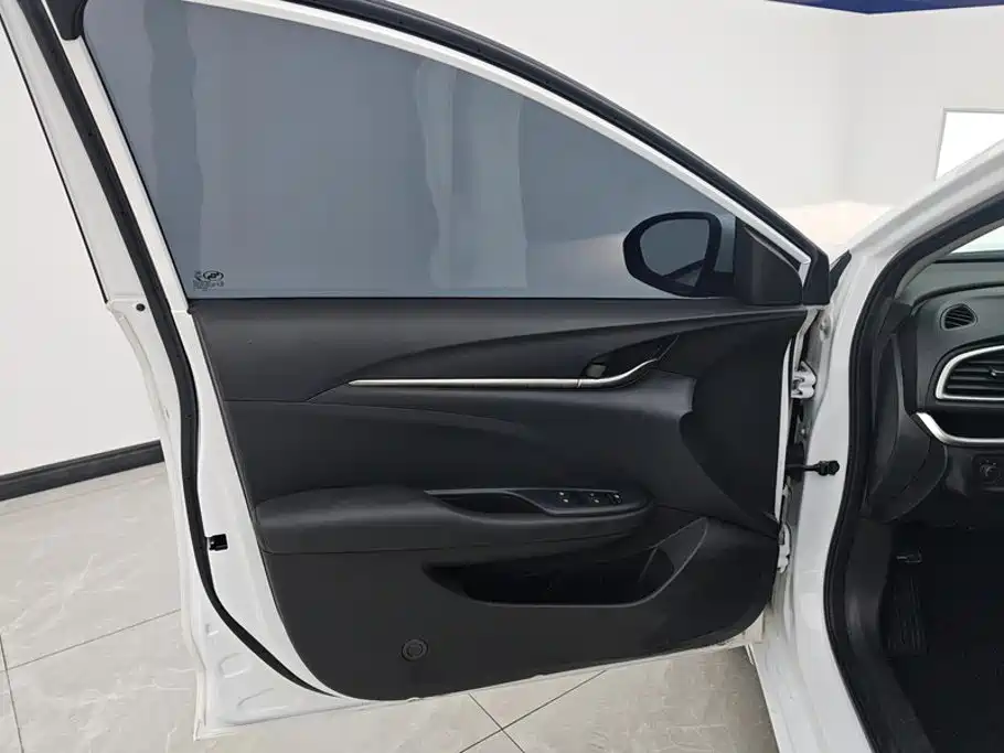 Buick Excelle — миниатюра 7