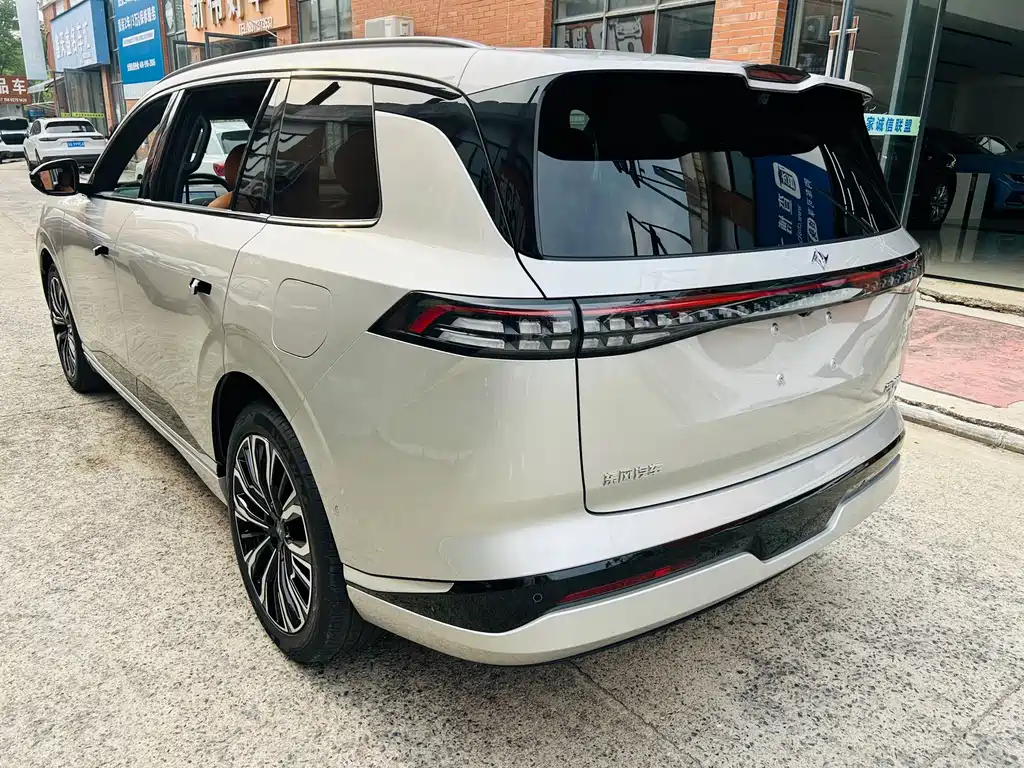 Dongfeng eπ008 2026 мест