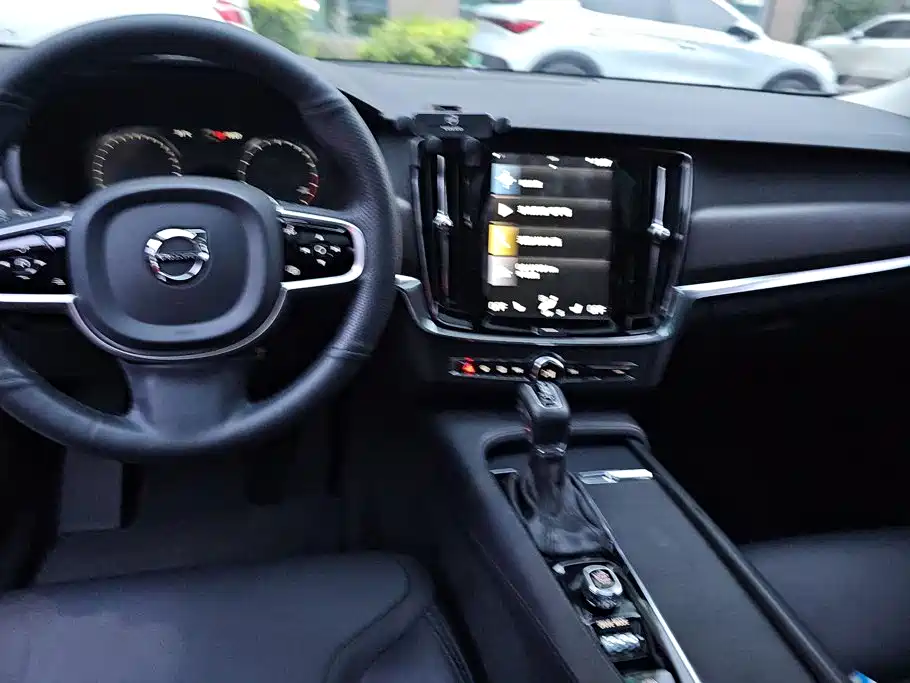 Volvo V90 — миниатюра 12