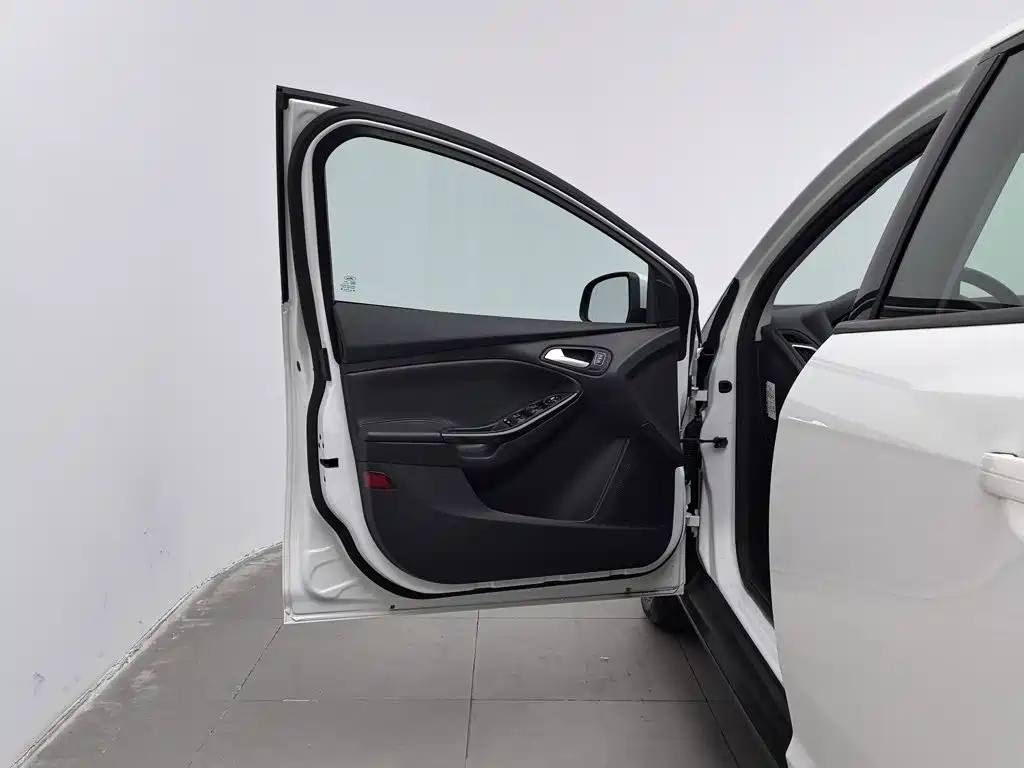 Ford Focus — миниатюра 8