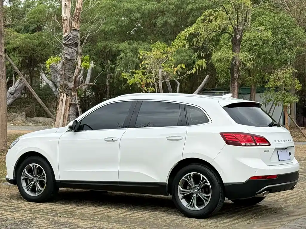 Borgward BX7 — миниатюра 9
