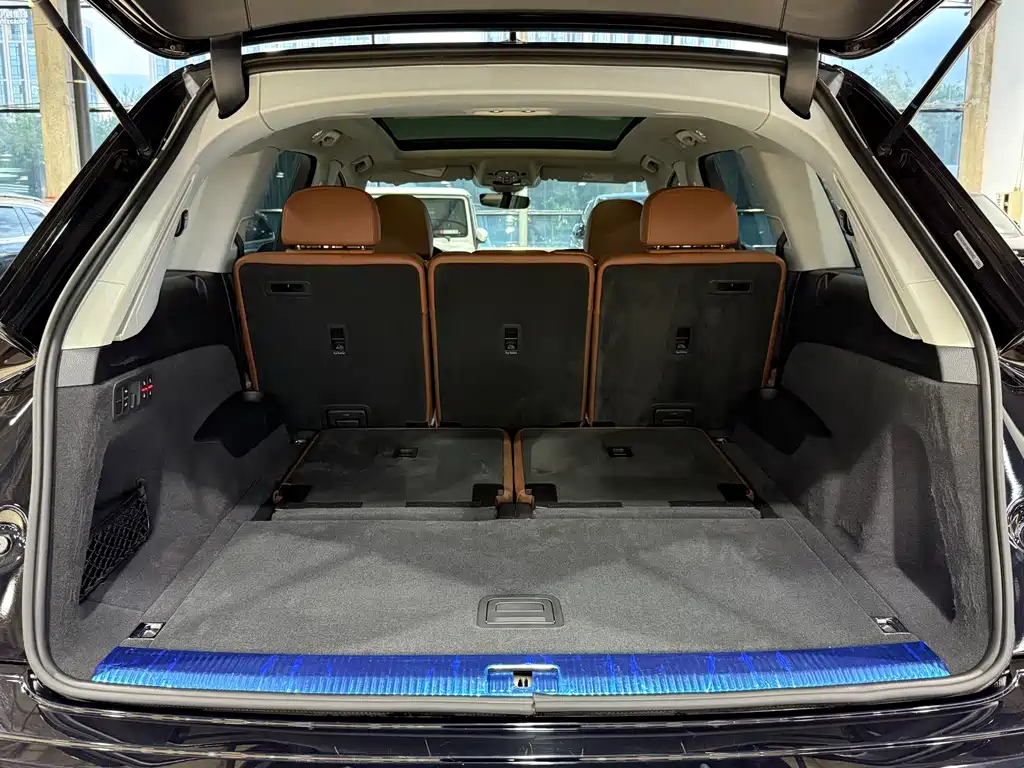 Audi Q7 — миниатюра 12