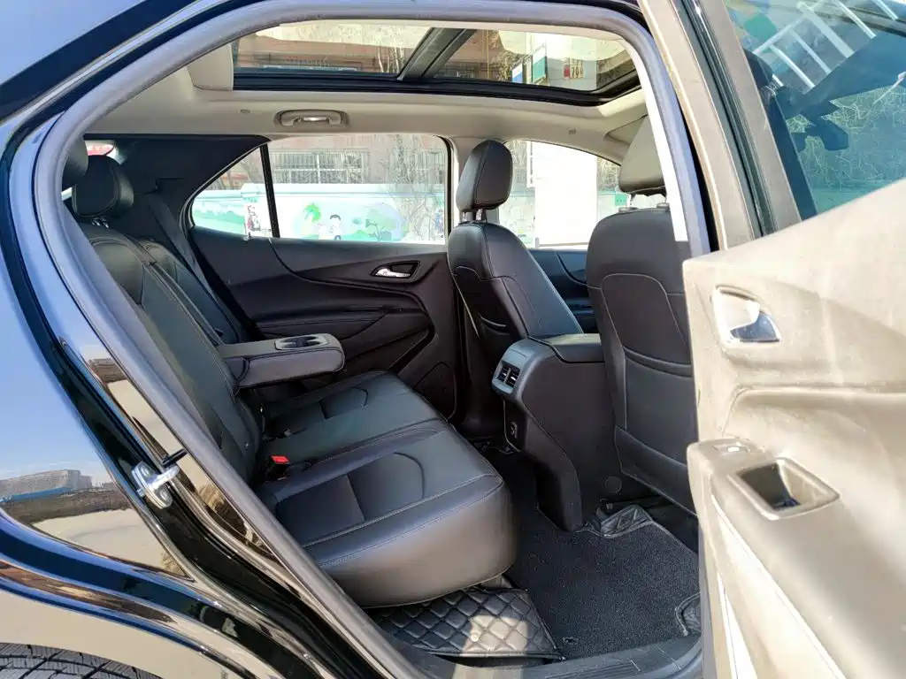 Chevrolet Equinox — миниатюра 11