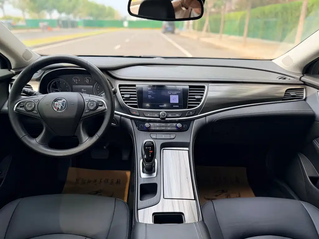 Buick LaCrosse — миниатюра 10