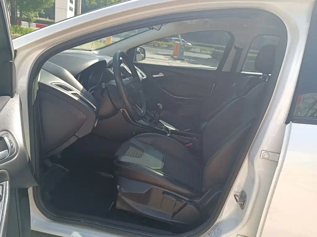 Ford Focus — миниатюра 6