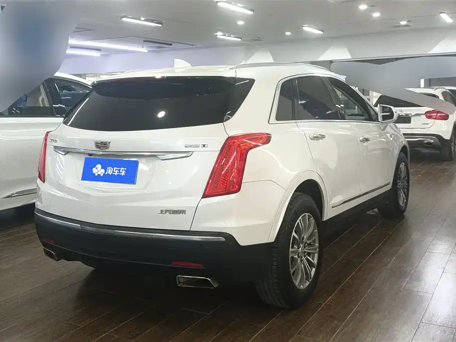 CADILLAC XT5