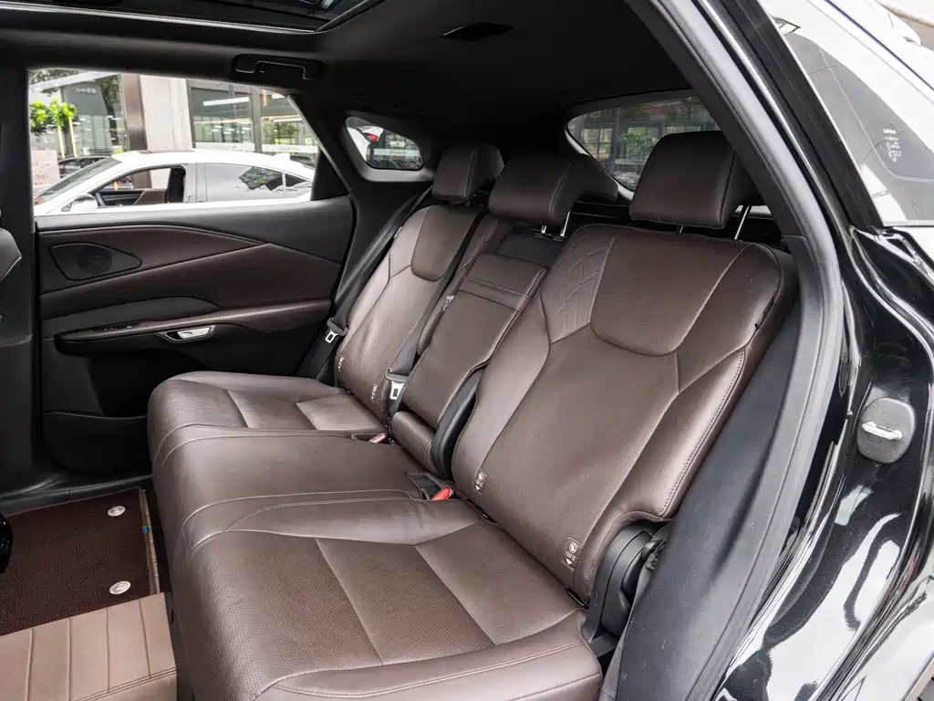Lexus RX — миниатюра 10