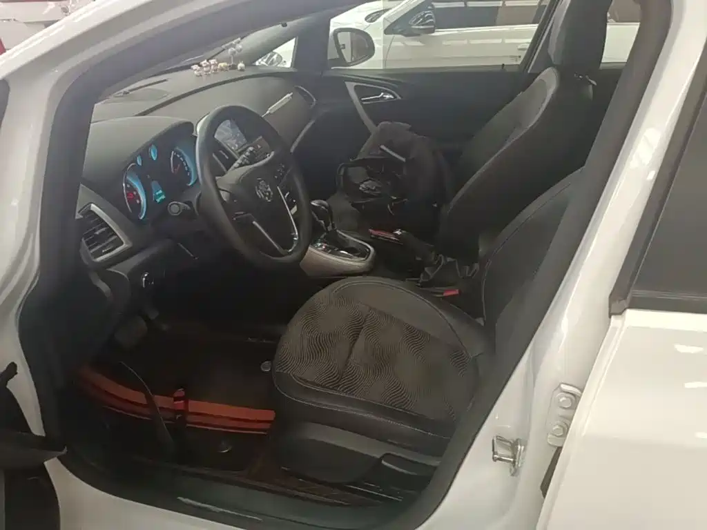 Buick Excelle — миниатюра 15