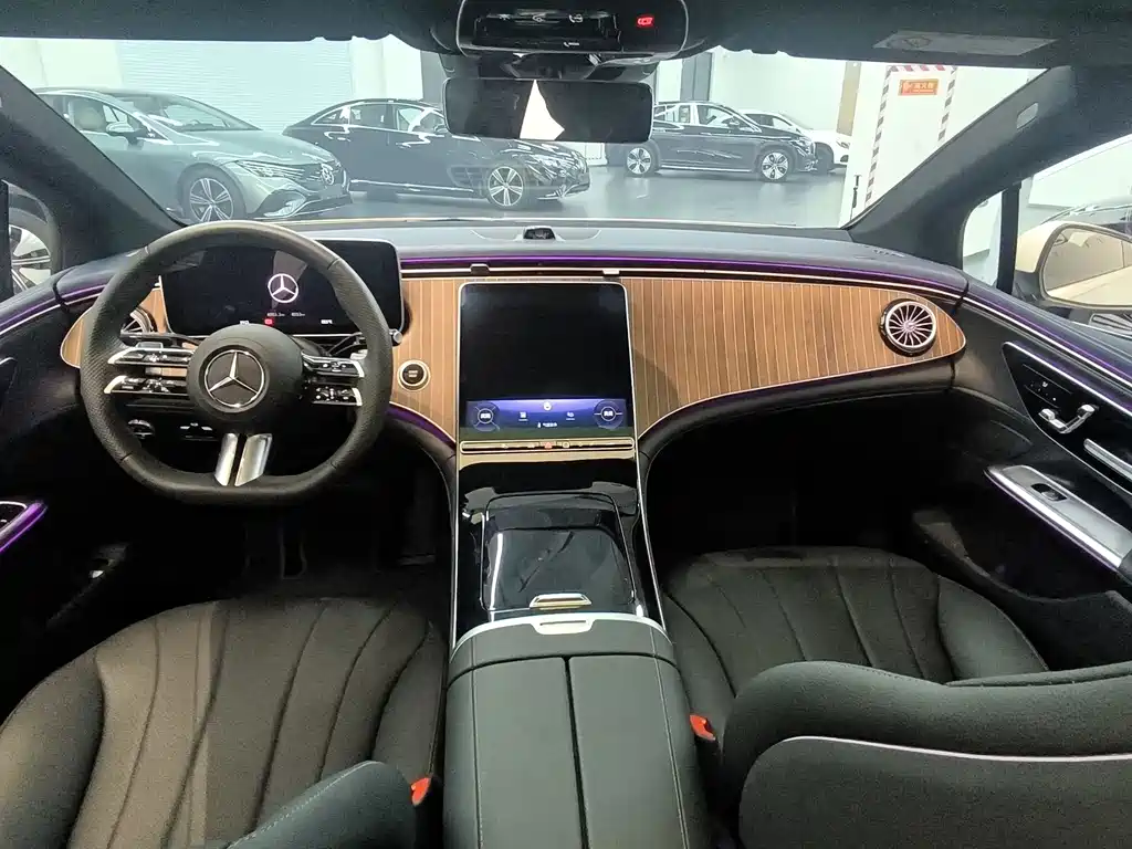 Mercedes-Benz EQE — миниатюра 12