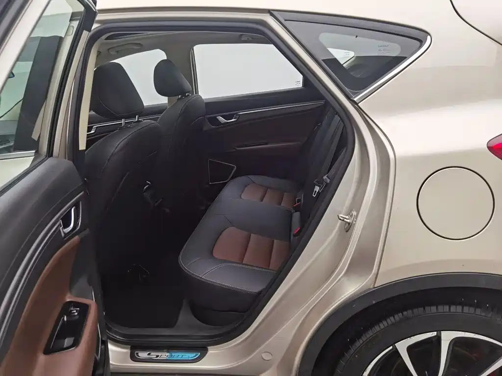 Geely Emgrand GS — миниатюра 15