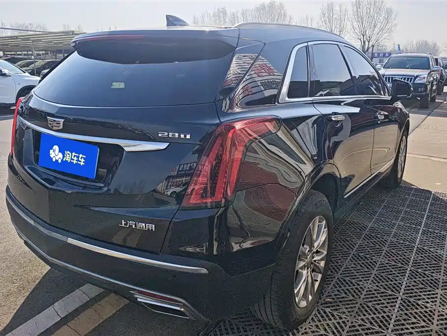 CADILLAC XT5
