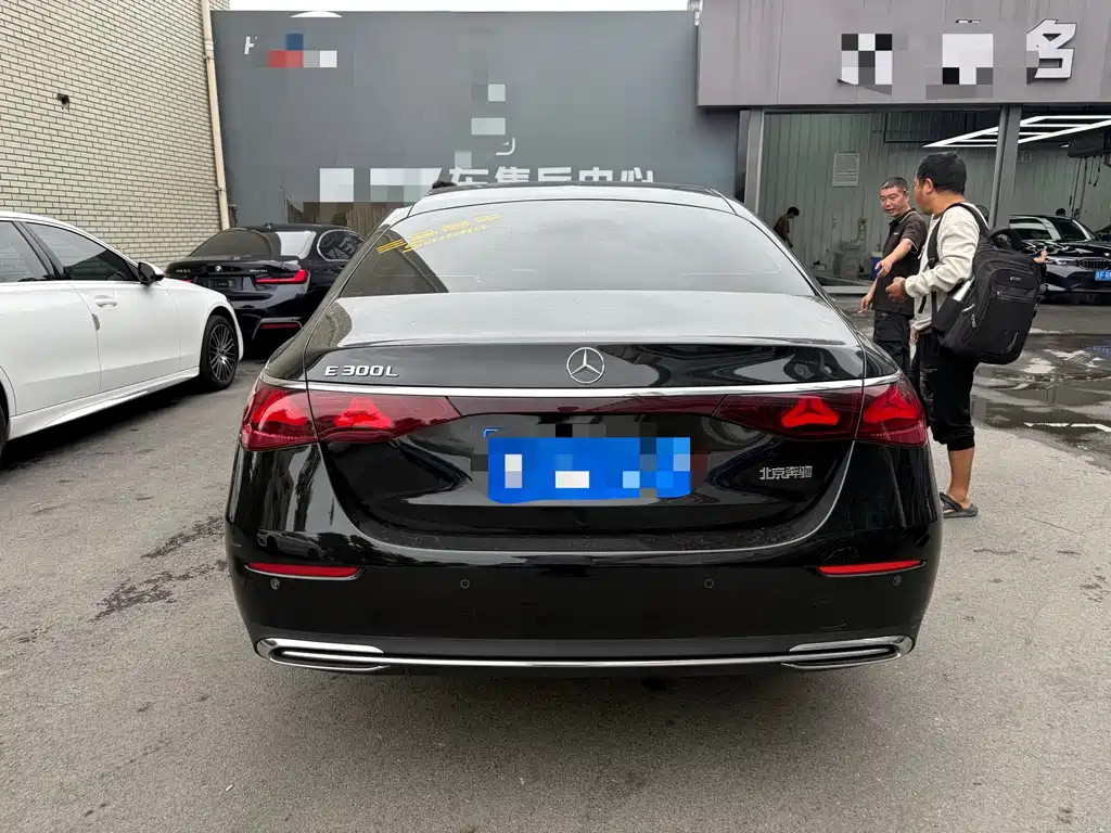 Mercedes-Benz E-Class — миниатюра 8