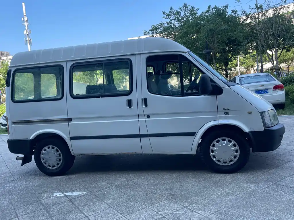 Ford Transit Classic — миниатюра 4