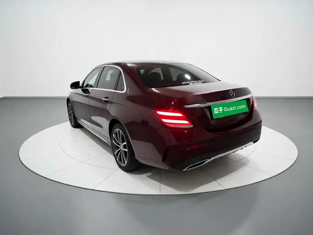 Mercedes-Benz E-Class — миниатюра 4