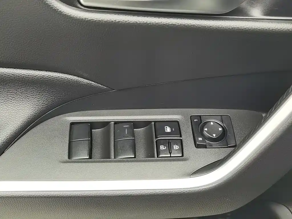 Toyota Wildlander — миниатюра 9