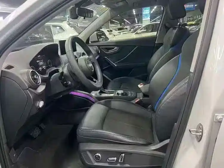Audi Q2L e-tron — миниатюра 5