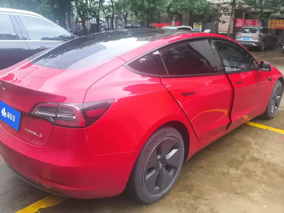 Tesla Model 3 — миниатюра 3