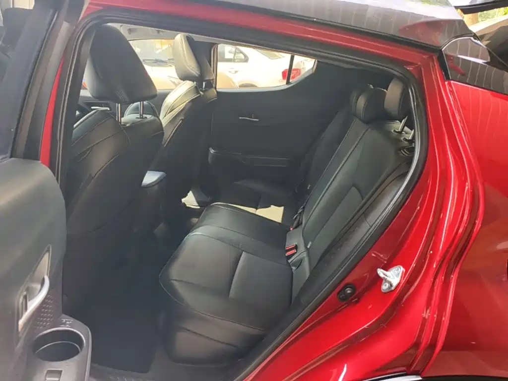 Toyota C-HR — миниатюра 17