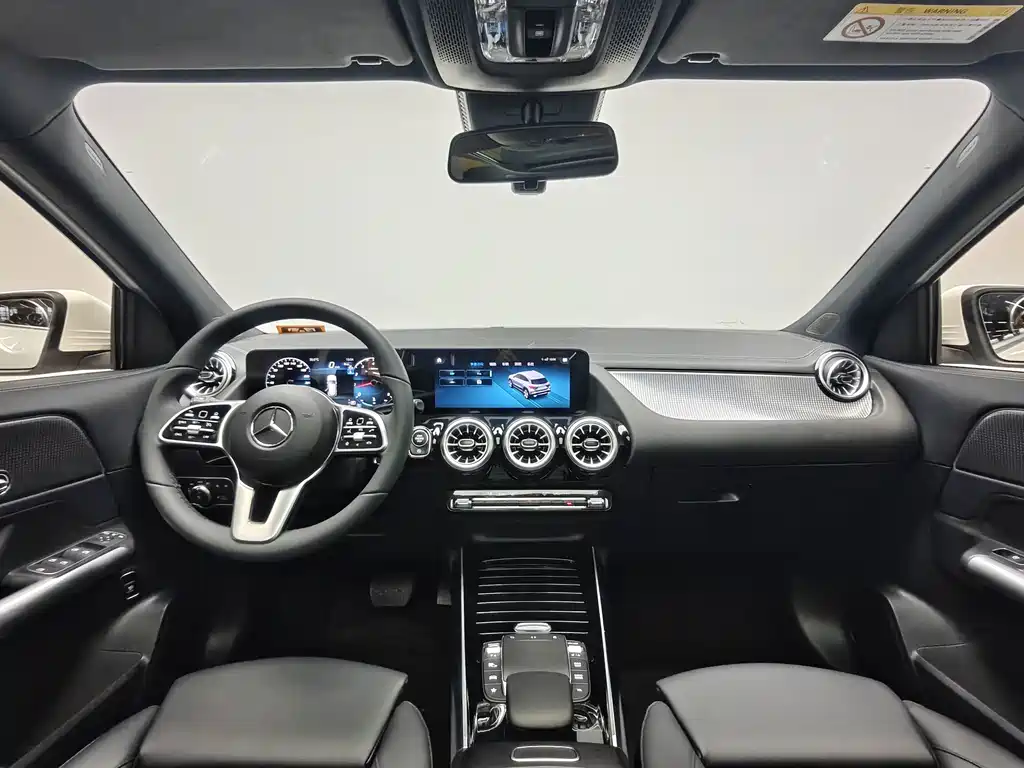 Mercedes-Benz GLA — миниатюра 12