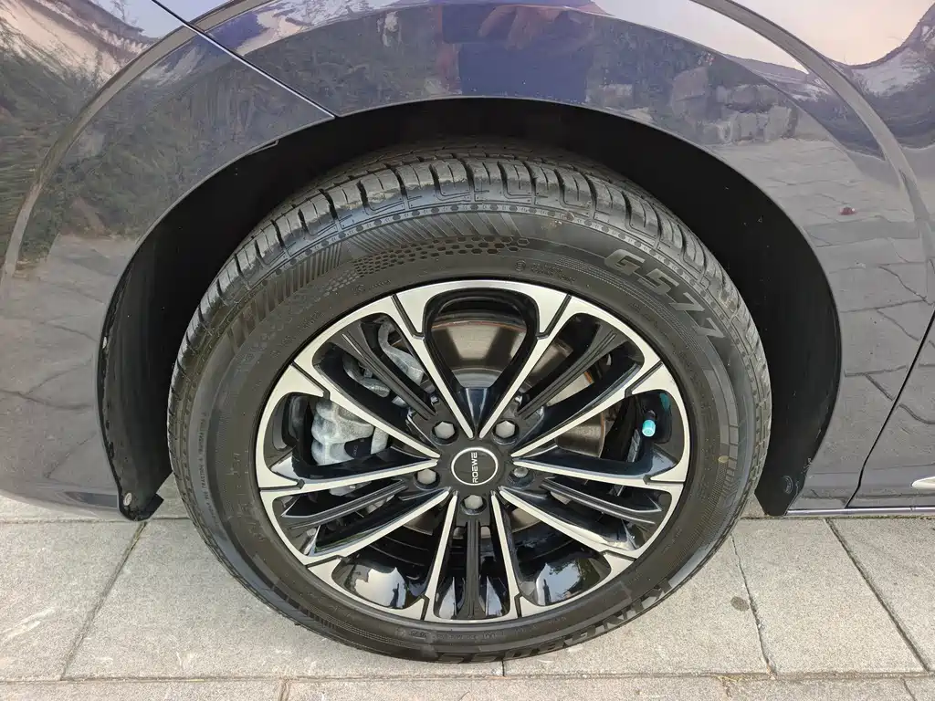Roewe iMAX8 — миниатюра 24