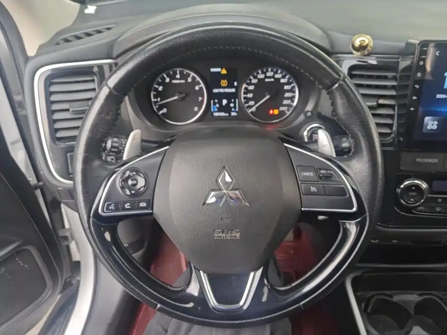Mitsubishi Outlander — миниатюра 15