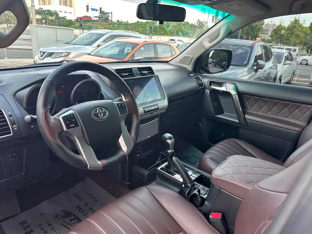 Toyota Land Cruiser Prado 2016 2.7L AT Standard