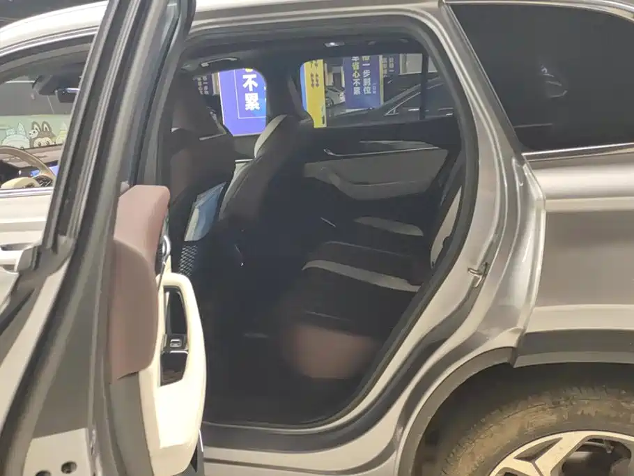 Geely Xingyue L — миниатюра 11