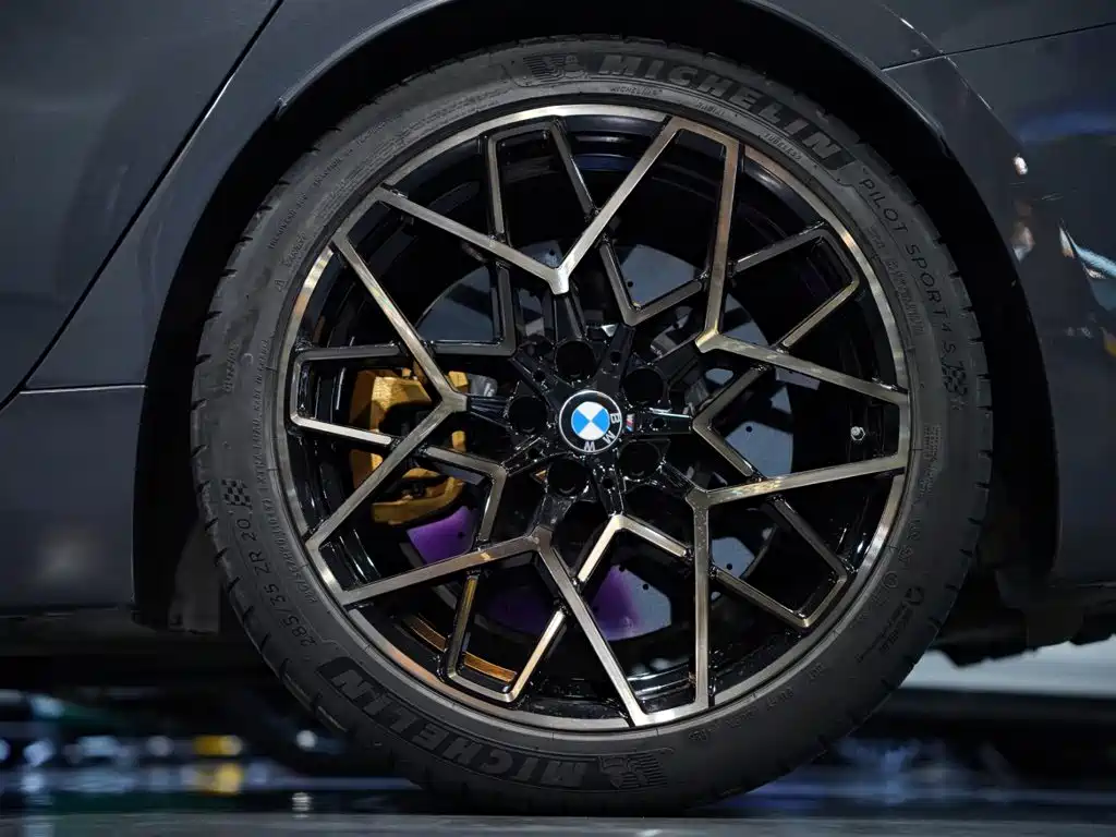 BMW M8 — миниатюра 16