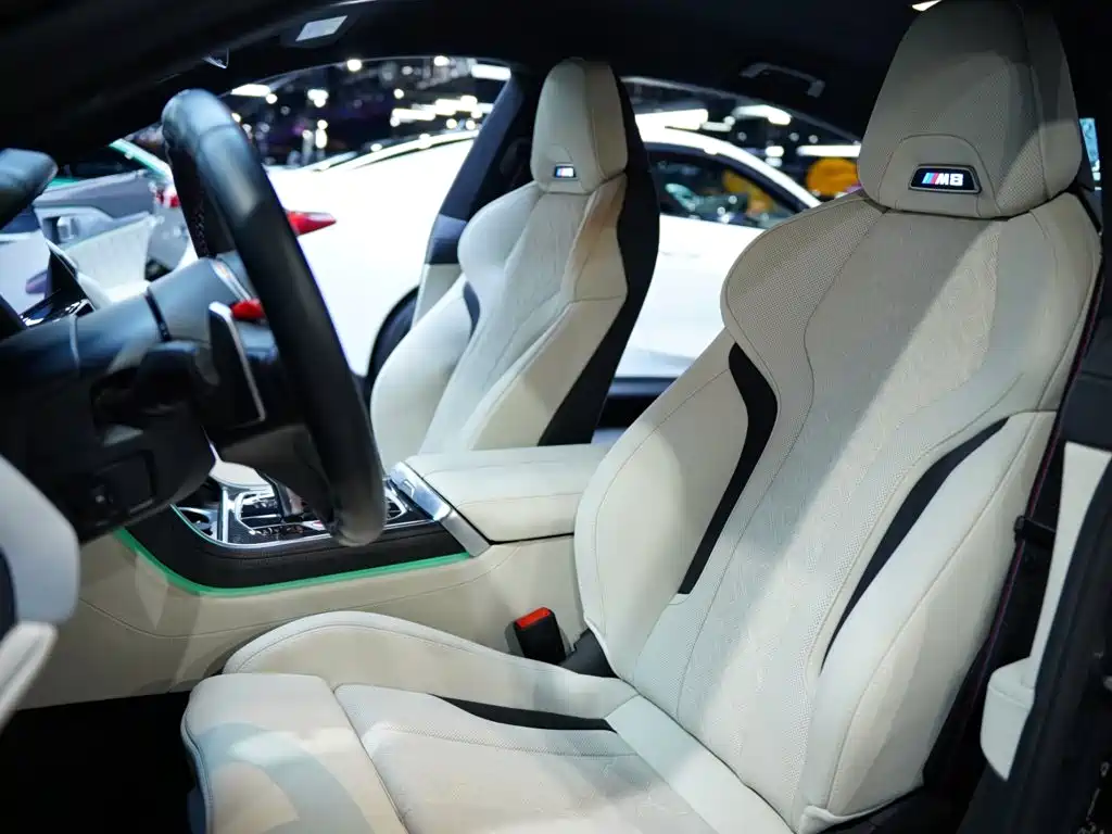 BMW M8 — миниатюра 24