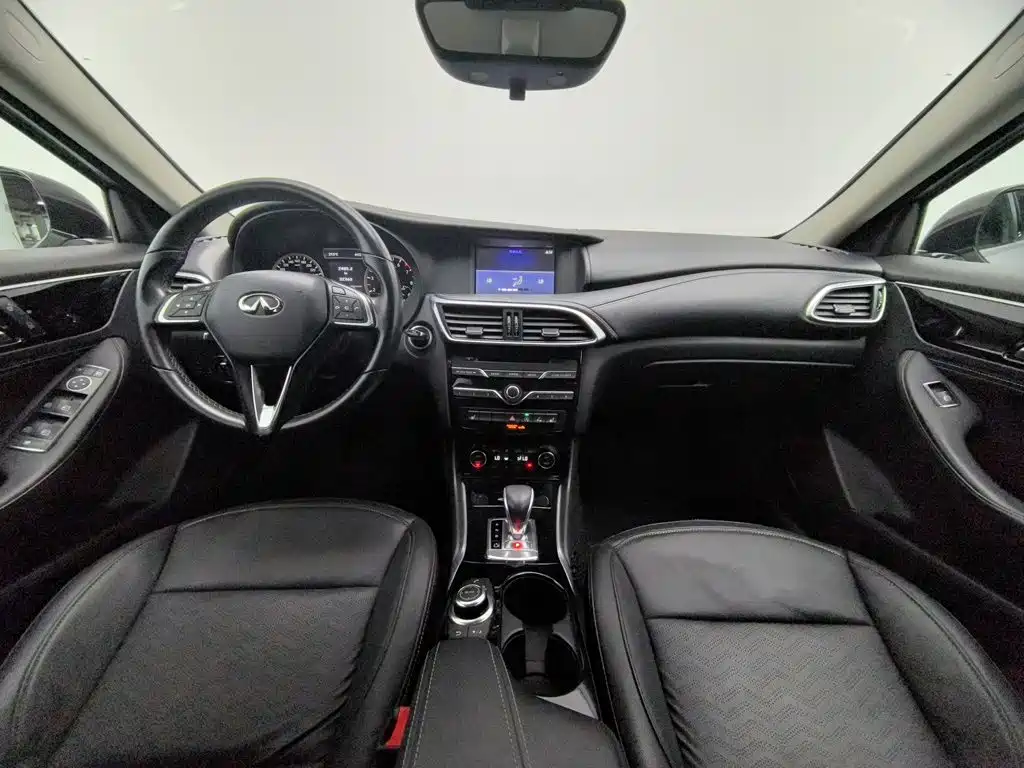 Infiniti QX30 — миниатюра 5