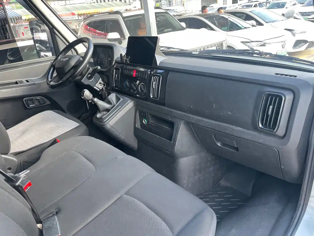 IVECO Daily — миниатюра 10