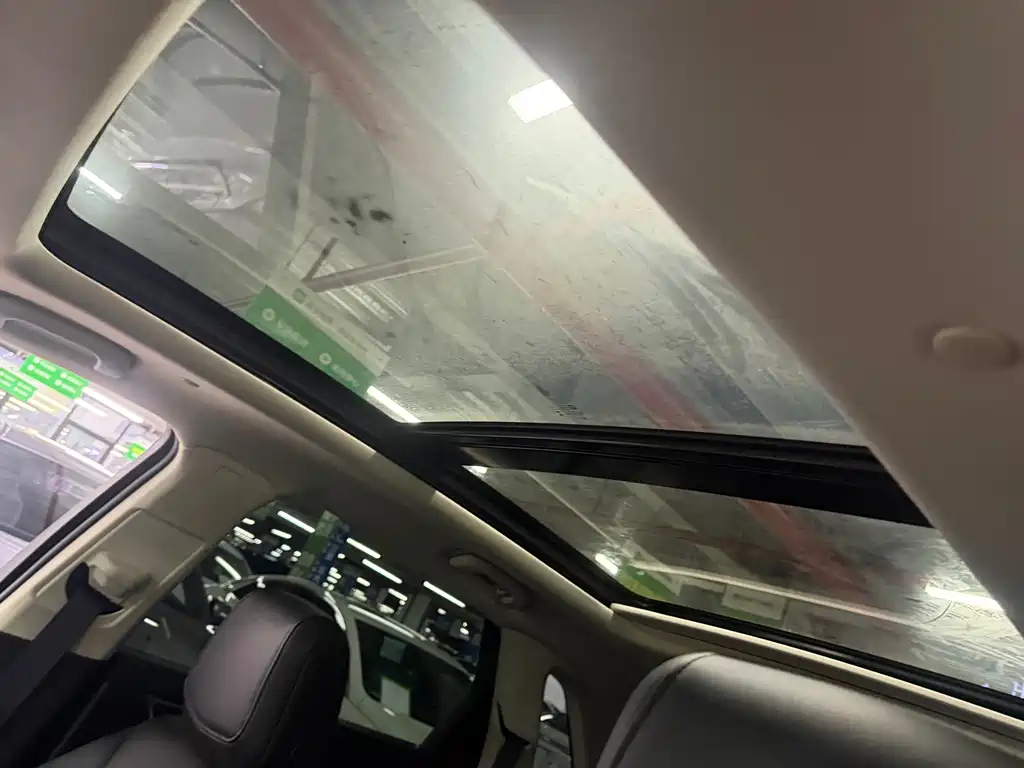 Cadillac XT5 — миниатюра 14
