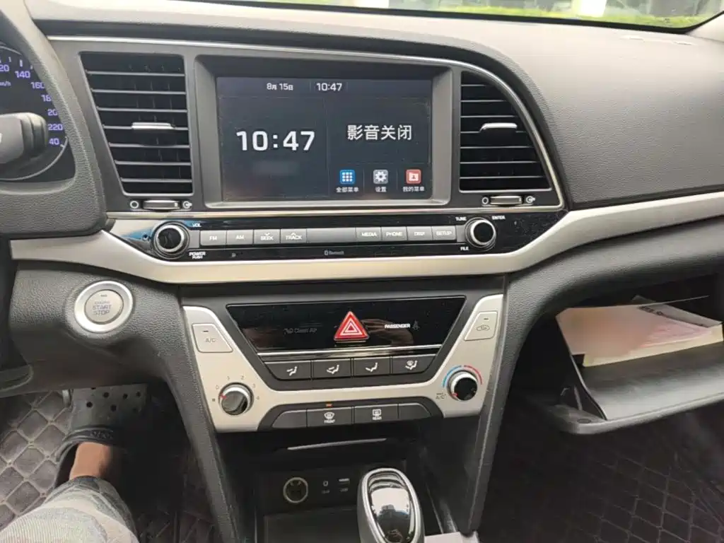 Hyundai Elantra — миниатюра 6