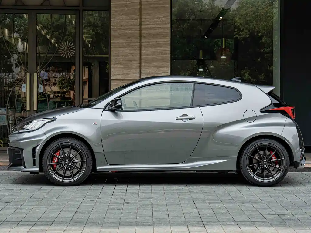 Toyota GR YARIS 2025 GR