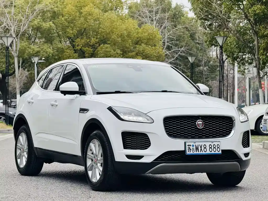 Jaguar E-PACE — миниатюра 3