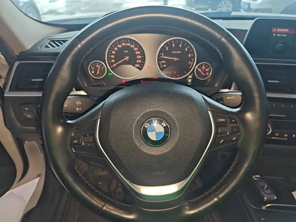 BMW 3 Series — миниатюра 11