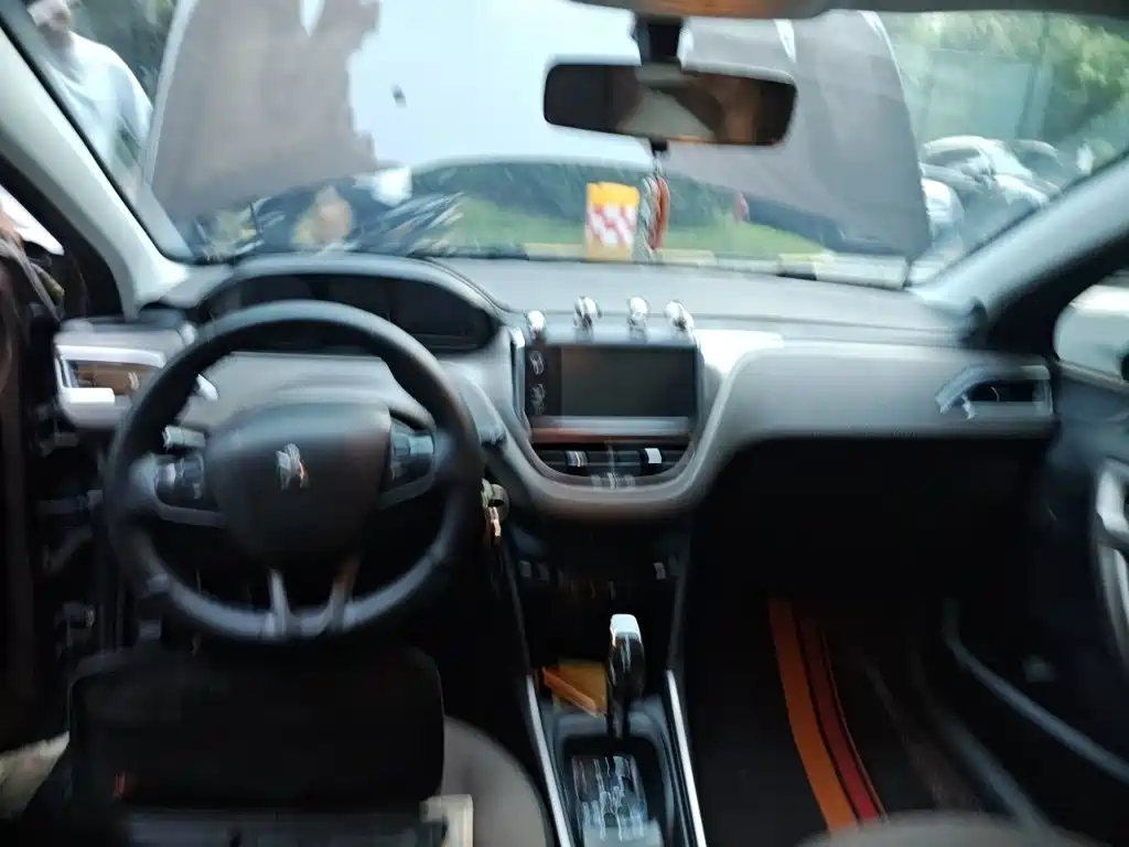 Peugeot 2008 — миниатюра 19