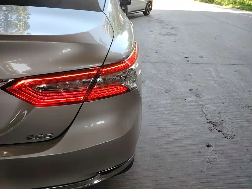 Toyota Camry 2023 2.0G Luxury