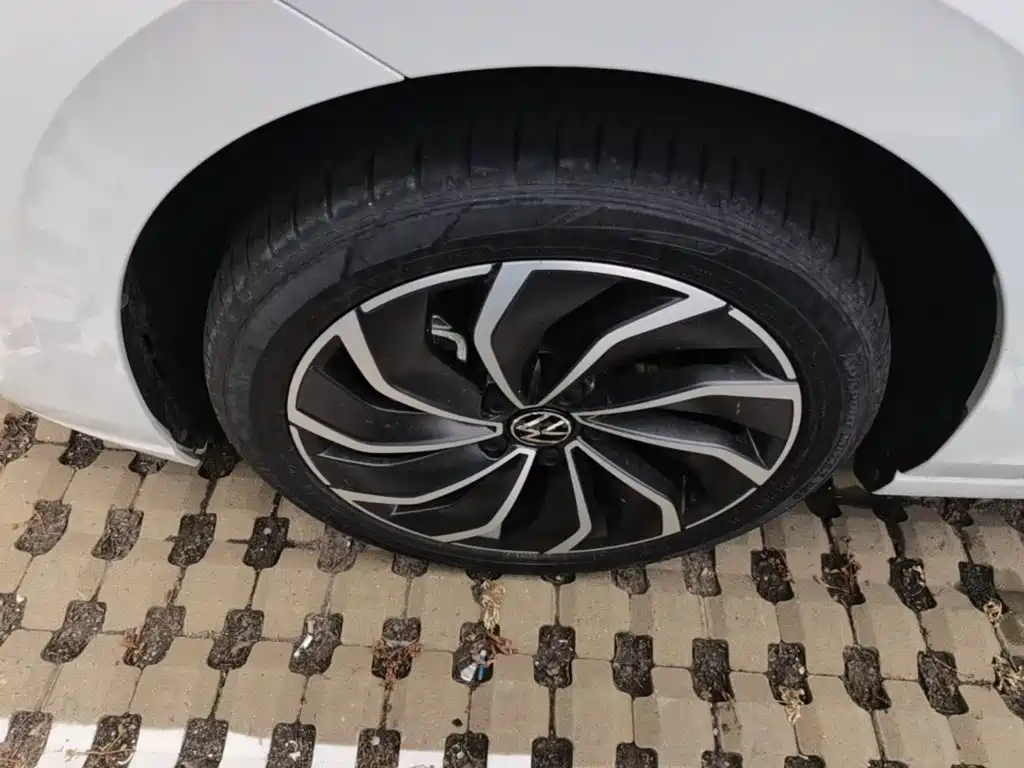 Volkswagen Golf — миниатюра 23