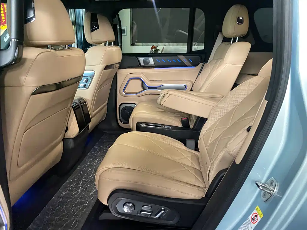 Fangchengbao Leopard 8 8 2025 Flagship 6 мест
