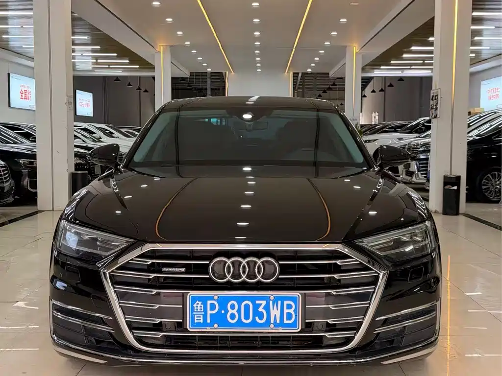 AUDI A8