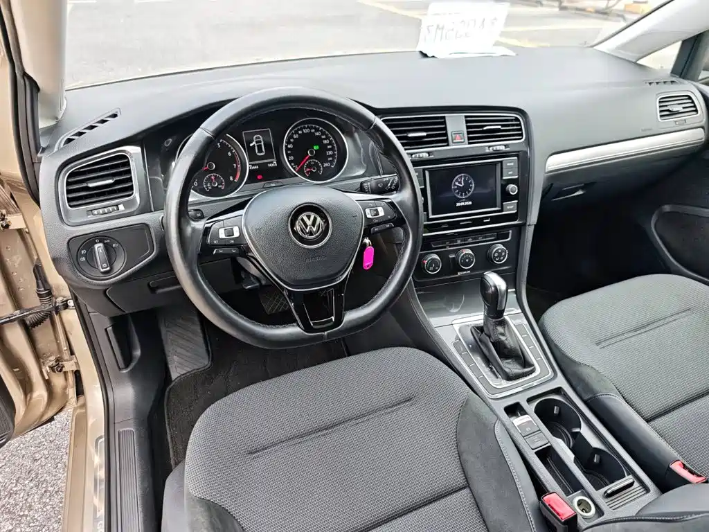 Volkswagen Golf — миниатюра 12