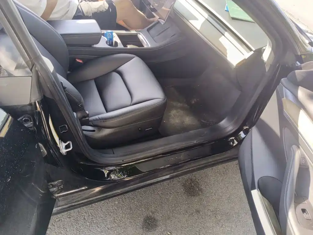 Tesla Model 3 — миниатюра 19