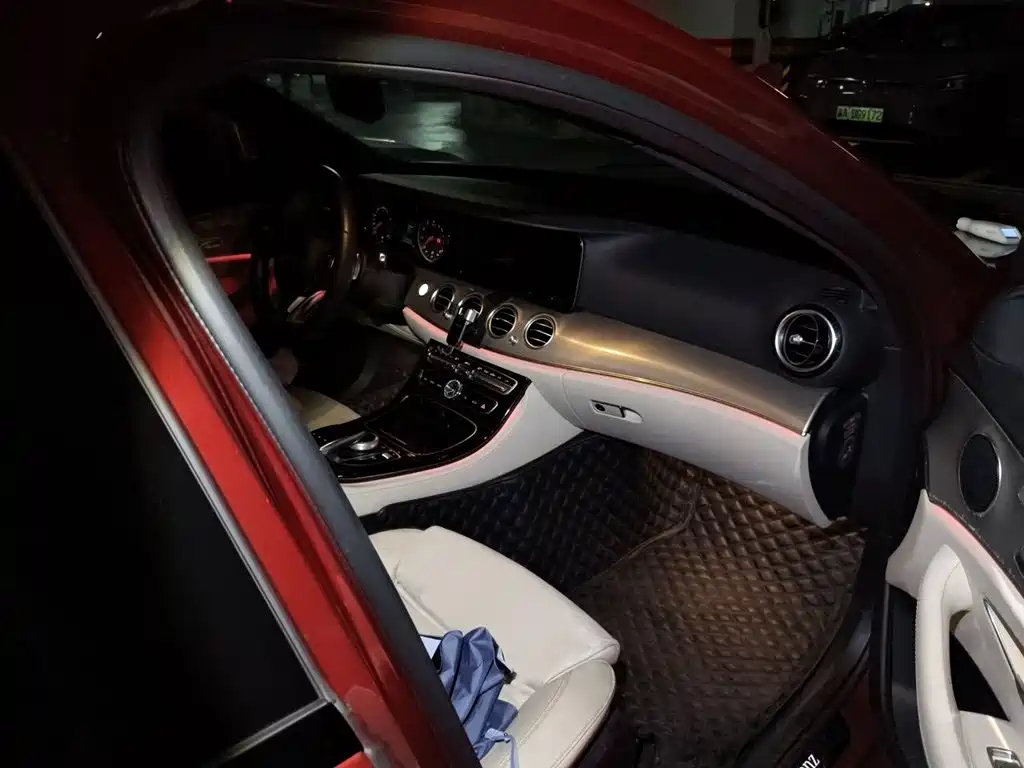 Mercedes-Benz E-Class — миниатюра 18