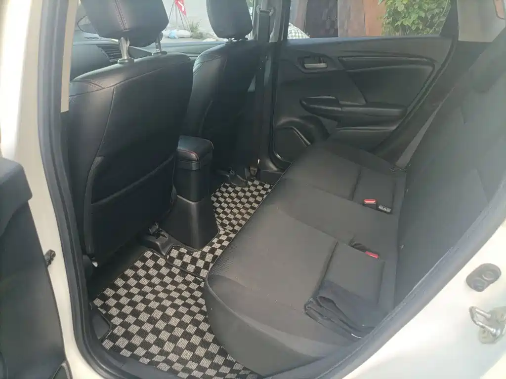 Honda Fit — миниатюра 17