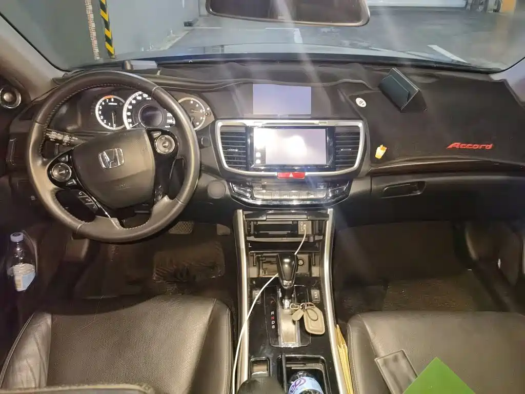 Honda Accord — миниатюра 13