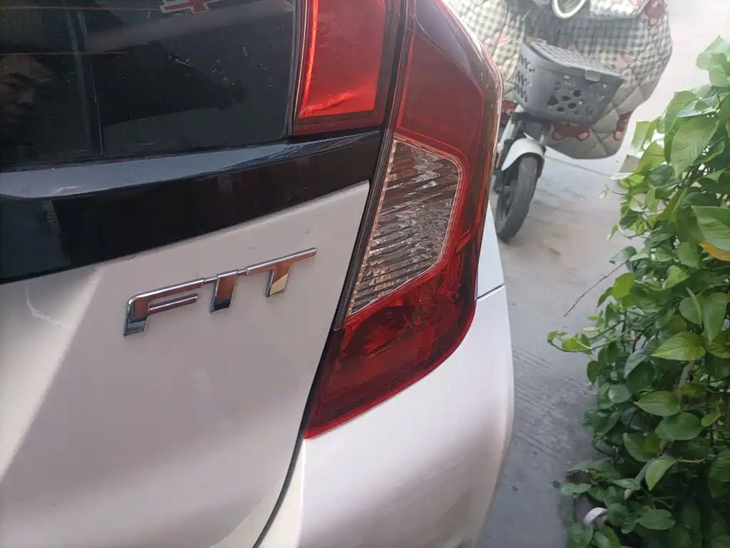 Honda Fit — миниатюра 8