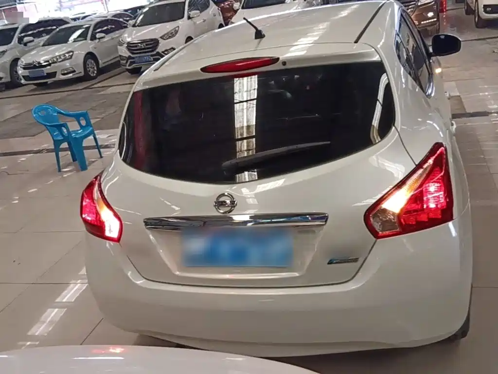 Nissan Tiida — миниатюра 6