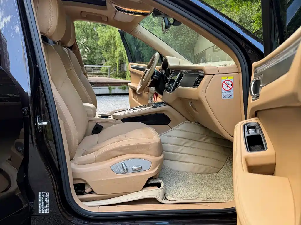 Porsche Macan — миниатюра 11