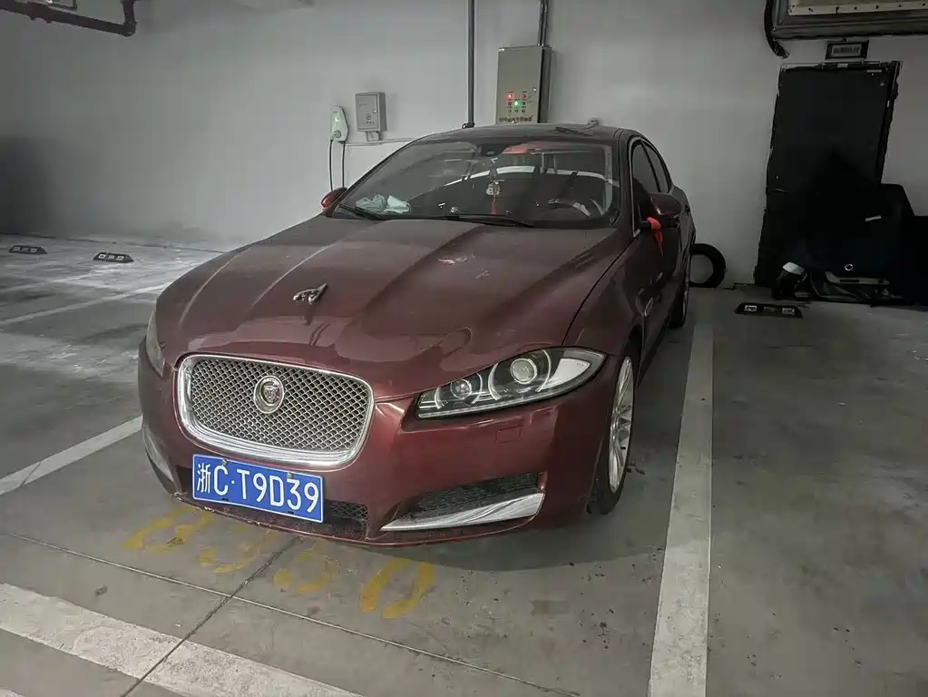Jaguar XF